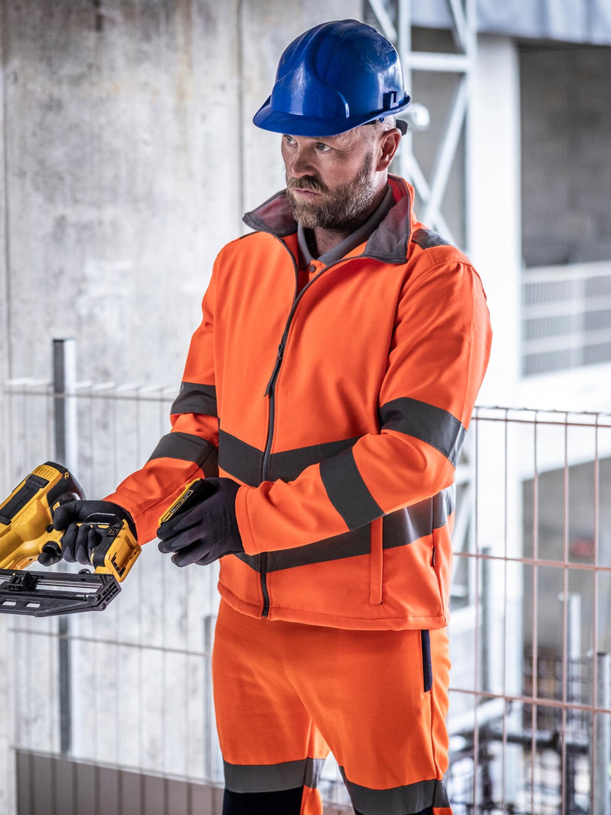 Pro Hi-Vis Ablaze Softshell Regatta High Visibility TRA